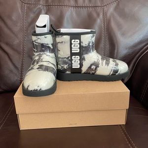 NWT Women’s UGG Classic Clear Mini Marbled Boots Size 5